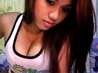 DollyCums4u at Filipina Webcams